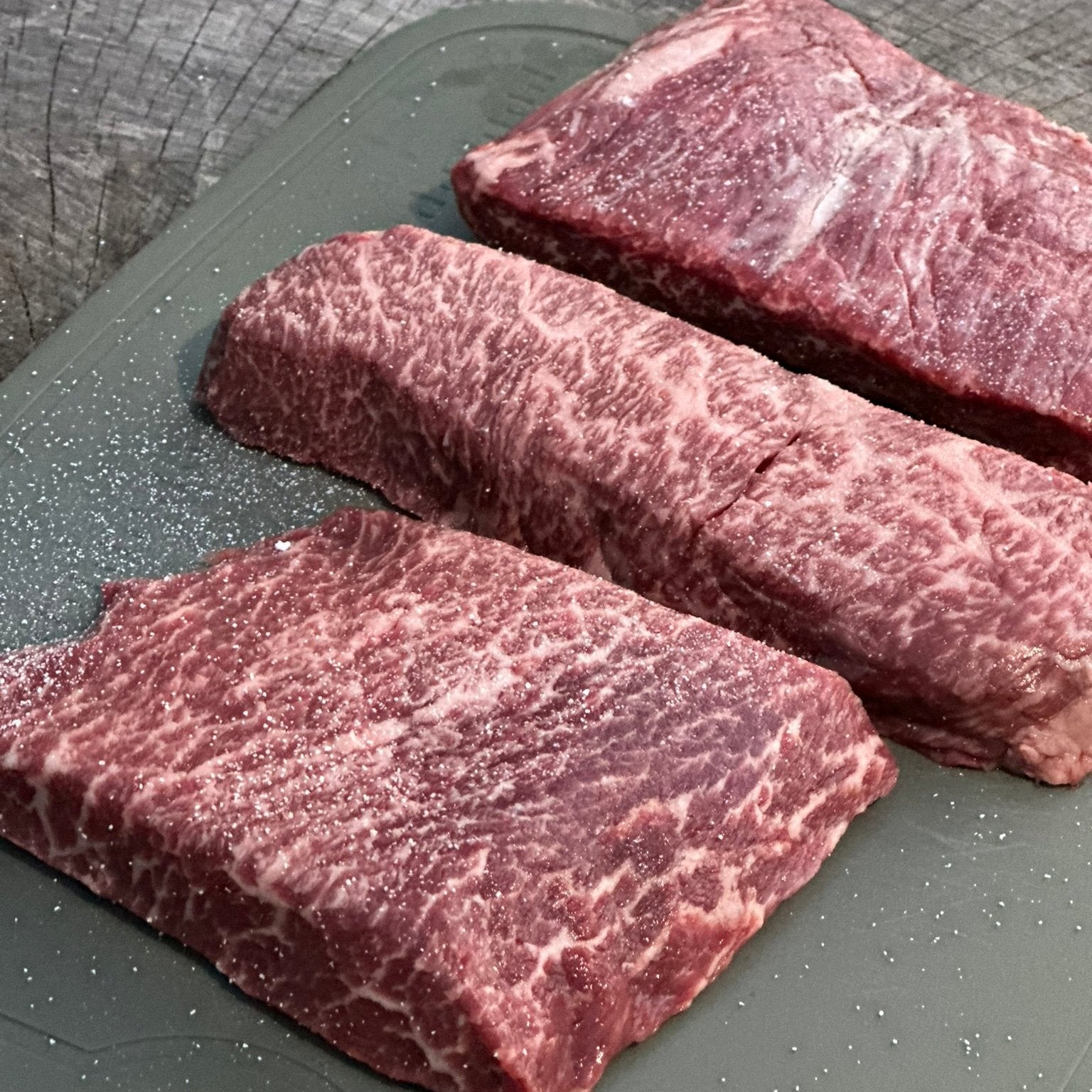 Australia Wagyu Flat Iron - BMS 8/9 [호주와규 부챗살]