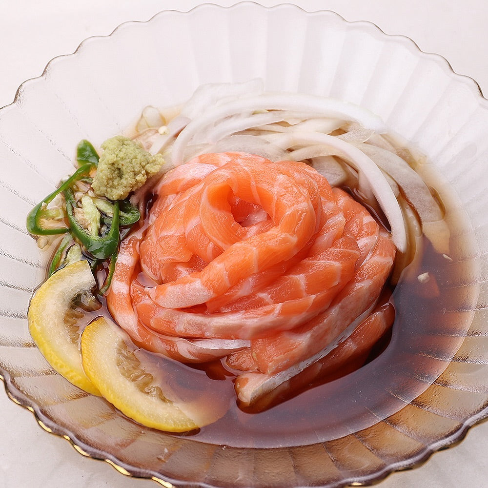 Salmon Cut-Noodles (상큼쯔유 연어국수)